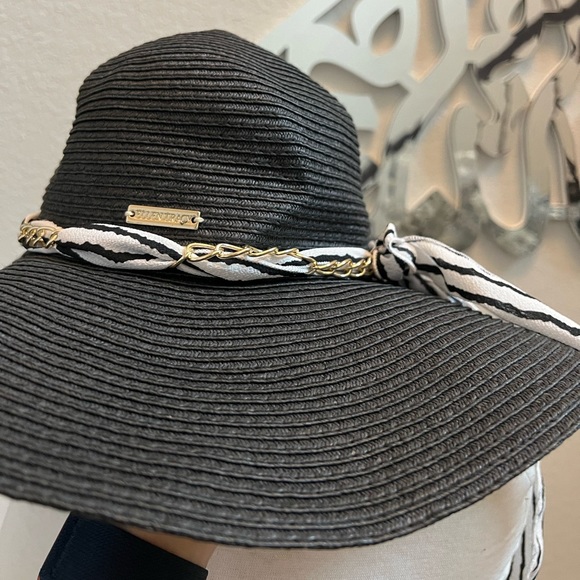 Ellen Tracy Vacation Hat - Picture 2 of 5